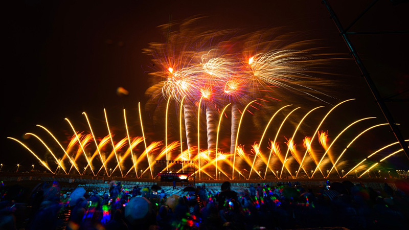 2023年11月湖北荆门圣境山飞行艺术节开幕焰火燃放