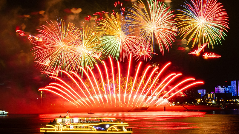 2024年9月首届长江文化艺术季开幕式焰火燃放