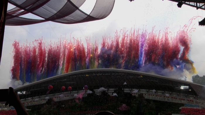 彩焰映甲子，同心耀黔南 —— 飞虎烟花 2016黔南州60周年白日焰火表演案例