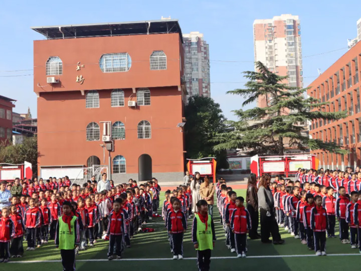 书香润童心 爱心续新篇——南县五小教育集团“爱心图书馆”更新冠名仪式圆满举行