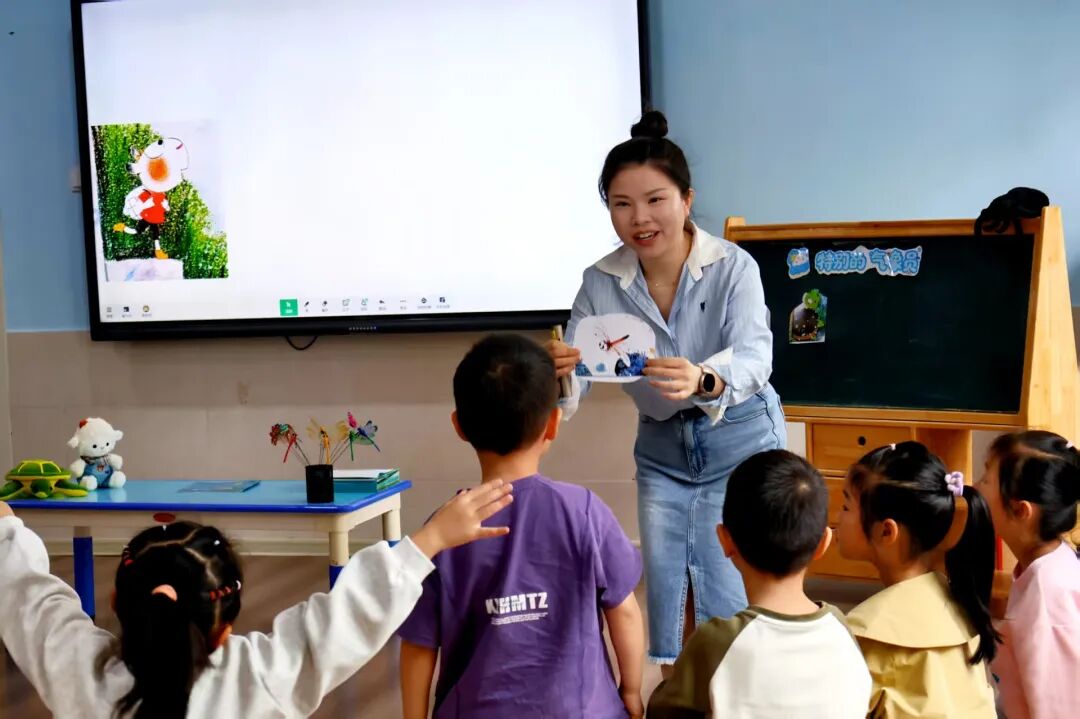 岳阳楼区梦飞翔阅读教育名师工作室系列送教活动纪实